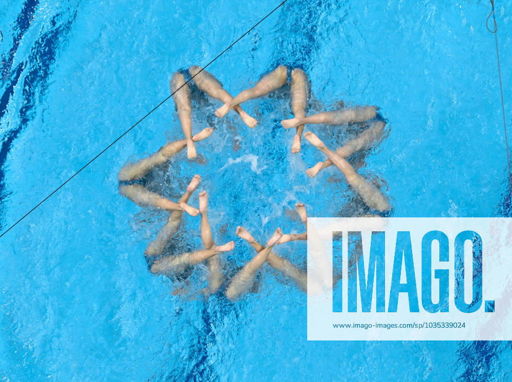(231008) -- HANGZHOU, Oct. 8, 2023 -- Team China compete during the Team Free Routine of Artistic Swimming at the 19th Asian Games in Hangzhou, east China s Zhejiang Province, Oct. 8, 2023. ) (SP)CHINA-HANGZHOU-ASIAN GAMES-ARTISTIC SWIMMING (CN) XiaxYifang