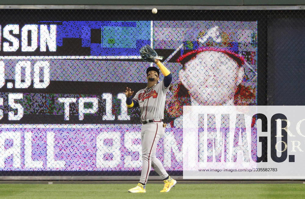 Atlanta Braves right fielder Ronald Acuna Jr. makes a catch on a fly from Philadelphia Phillies J.T. Realmuto in the eighth inning in game four of an MLB, Baseball Herren, USA National League Division Series at Citizens Bank Park in Philadelphia, on Thursday, October 12, 2023. PHI20231012663 LAURENCExKESTERSON