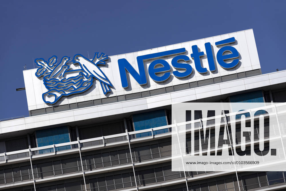 Nestlà logo on the roof of the German headquarters of Nestlà Deutschland AG Food giant Nestle sells its Chinese water division to the Tsingtao Brewery Group Fankfurt, 27 08 2020 Foto:xC.xFuturexImage