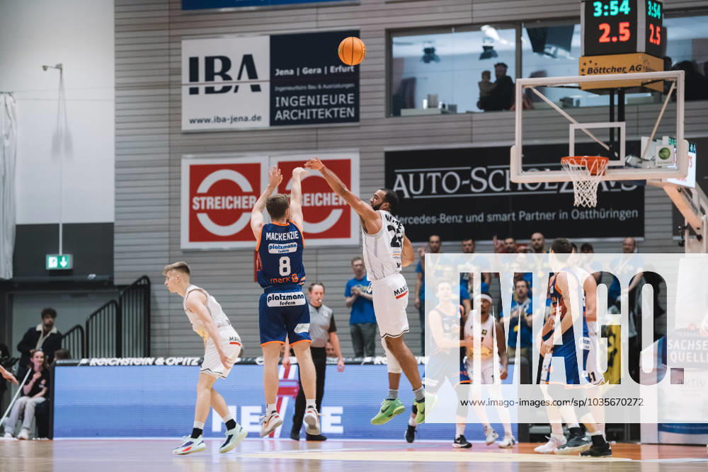 BARMER 2 Basketsball Bundesliga ProA season 2023 2024 3 matchday on 15 10 23 Medipolis SC Jena vs Phoenix Hagen v li Brock Mackenzie Hagen with the throw against Rasheed Moore Jena Sparkassen Arena Jena
