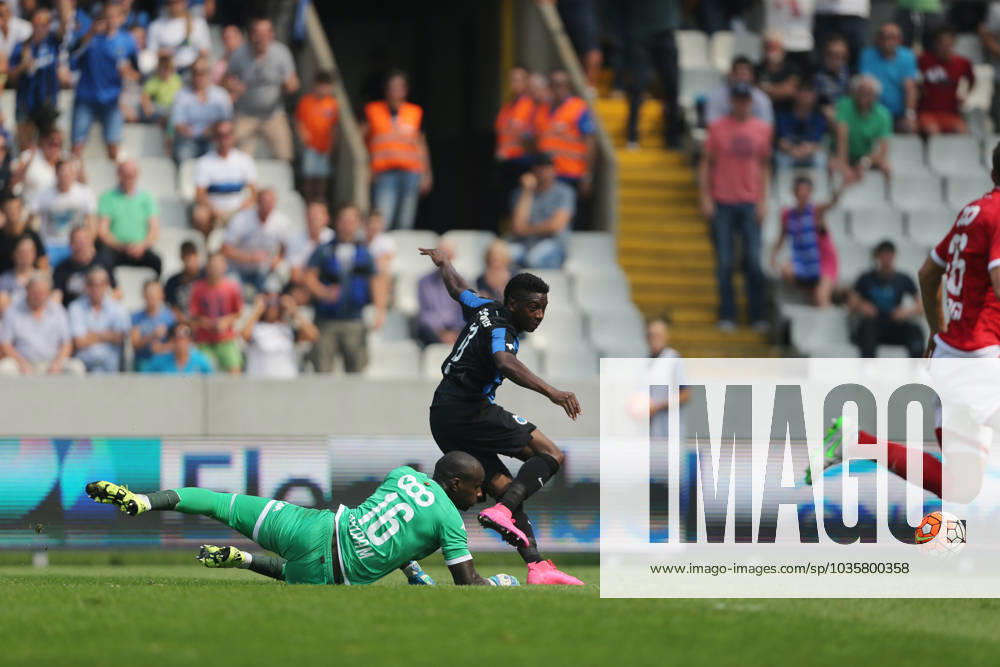 CLUB BRUGGE vs STANDARD DE LIEGE 20150830 - Brugge, Belgium CLUB BRUGGE vs STANDARD DE LIEGE Yohann THURAM - Abdoulay DIABY - Goal JUPILER PRO LEAGUE 2015-2016 DAY 6 SOCCER FOOTBALL VOETBAL PICTURE BY VINCENT VAN DOORNICK ISOSPORT BRUGGE BRUGES BELGIQUE BELGIE BELGIUM