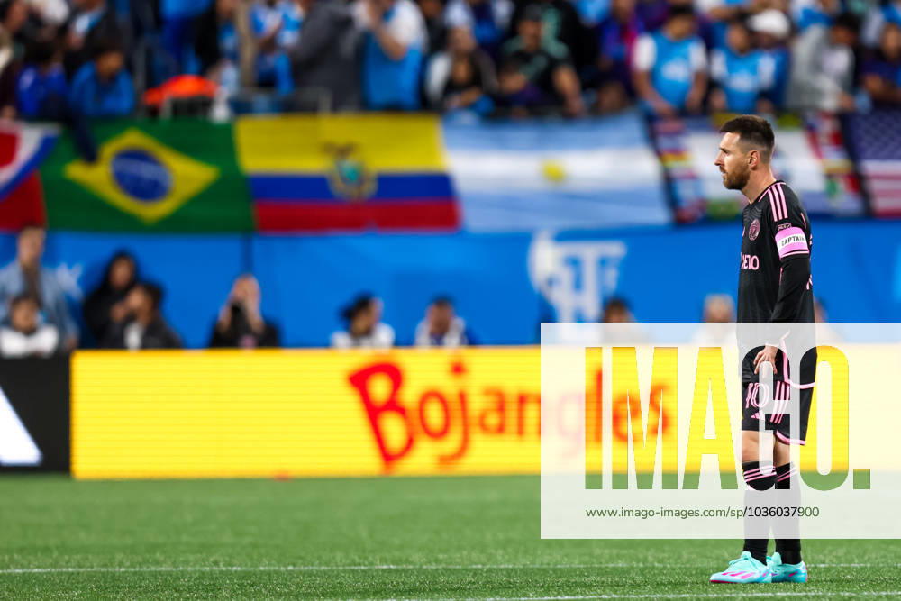 CHARLOTTE, NC - OCTOBER 21: Lionel Messi 10 of Inter Miami looks into the distance during a soccer match against the Charlotte FC at Bank of America Stadium in Charlotte, North Carolina on Oct 21, 2023. (Photo by David Jensen Icon Sportswire) SOCCER: OCT 21 MLS, Fussball Herren, USA - Charlotte FC vs Inter Miami CF Icon231021011