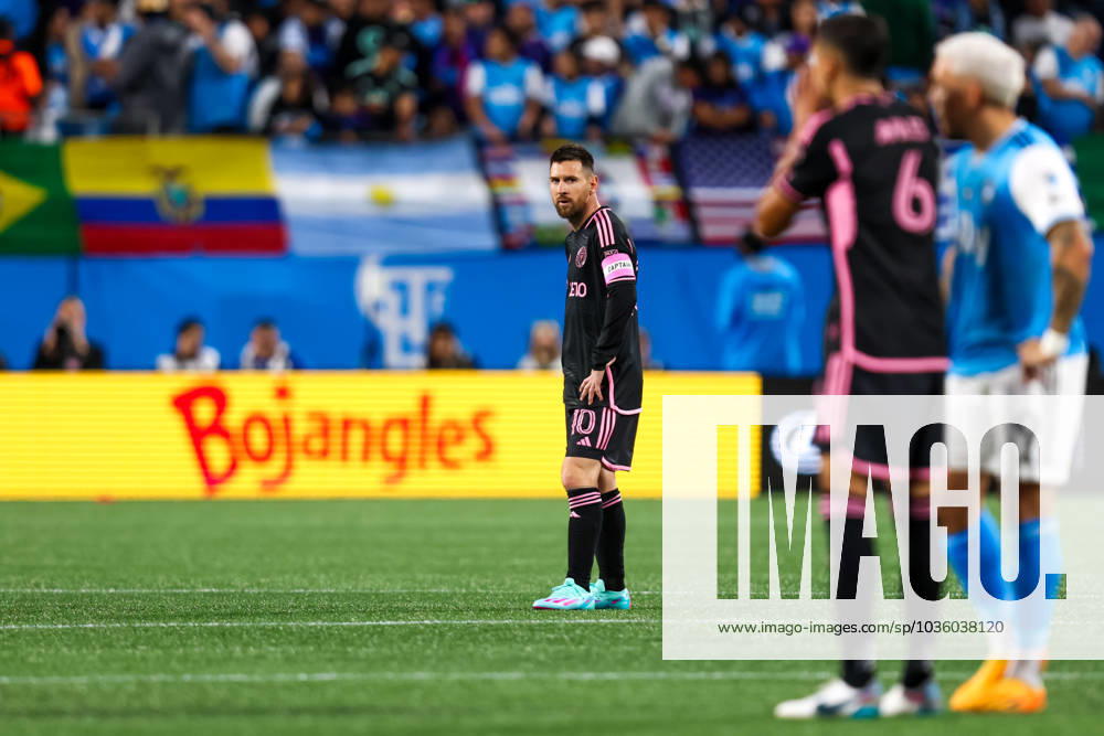 CHARLOTTE, NC - OCTOBER 21: Lionel Messi 10 of Inter Miami looks into the distance during a soccer match against the Charlotte FC at Bank of America Stadium in Charlotte, North Carolina on Oct 21, 2023. (Photo by David Jensen Icon Sportswire) SOCCER: OCT 21 MLS, Fussball Herren, USA - Charlotte FC vs Inter Miami CF Icon231021030
