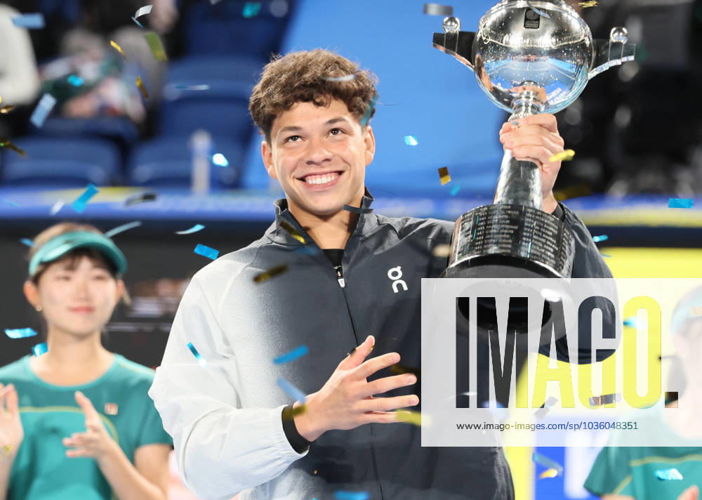 Tokyo, Japan - Ben Shelton of the United States raises the trophy of the Japan Open tennis championships at the Ariake Colosseum in Tokyo on Suniday, October 22, 2023. Shelton defeated Aslan Karatsev of Russia in the final. (photo by Yoshio Tsunoda AFLO) Noxthirdxpartyxsales (0309706043st)