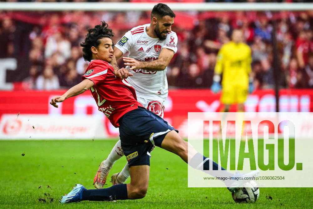 Ayyoub BOUADDI of Lille and Romain DEL CASTILLO of Brest during the Ligue 1 match between Lille OSC (LOSC) and Stade Brestois (Brest) at Pierre Mauroy Stadium on October 22, 2023 in Villeneuve-d Ascq near Lille, France. Villeneuve-d Ascq France - ZUMAm308 20231022_zsp_m308_009