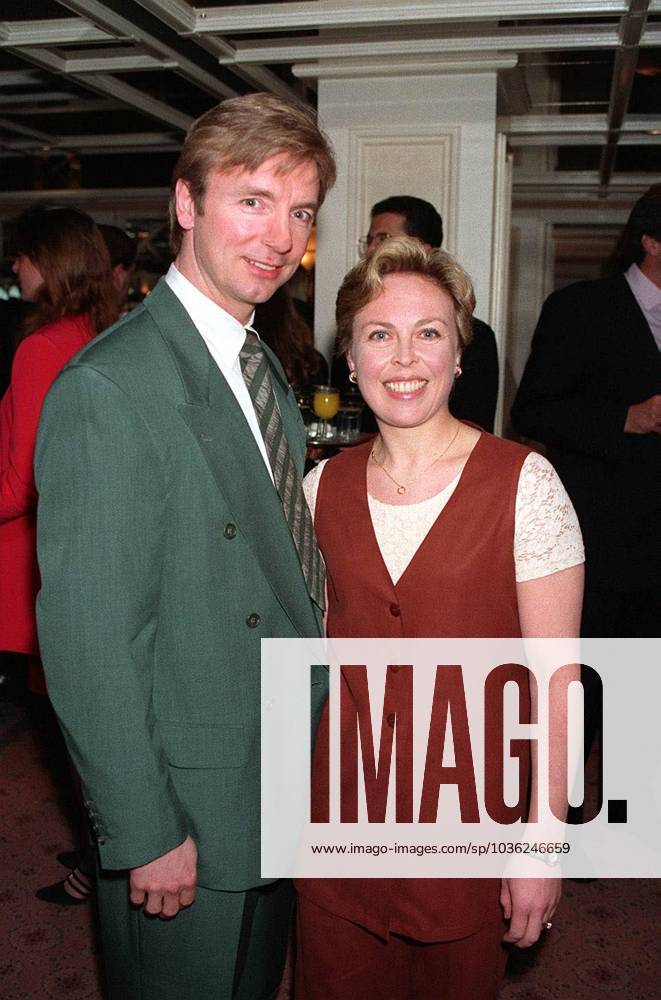 JAYNE TORVILL and CHRISTOPHER DEAN Ice Dancers from Great Britain Seen at the Variety Club Annual Sporting Awards COMPULSORY CREDIT: UPPA Photoshot Photo UIW 007699 A-12 05.05.1994 JAYNE TORVILL and CHRISTOPHER DEAN Ice Dancers from Great Britain Seen at the Variety Club Annual Sporting Awards COMPULSORY CREDIT: Talking Photoshot Photo UIW 007699 A-12 05.05.1994, Credit:Photoshot Avalon United Kingdom