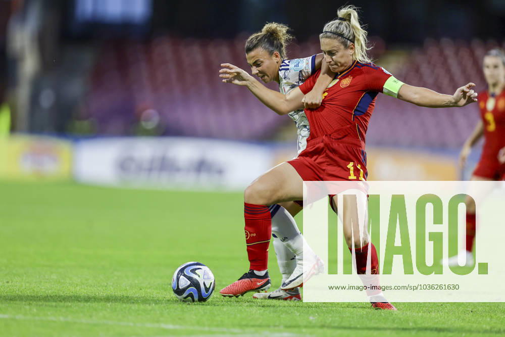 Woman Nation League football match League A Group A4 Italy vs Spain Arianna Caruso of Italy challenges for the ball with Alexia Putellas of Spain during the woman Nation League football match League A Group A4 between Italy vs Spain at the Arechi Stadium in Salerno on October 27, 2023. ABPH3774_1