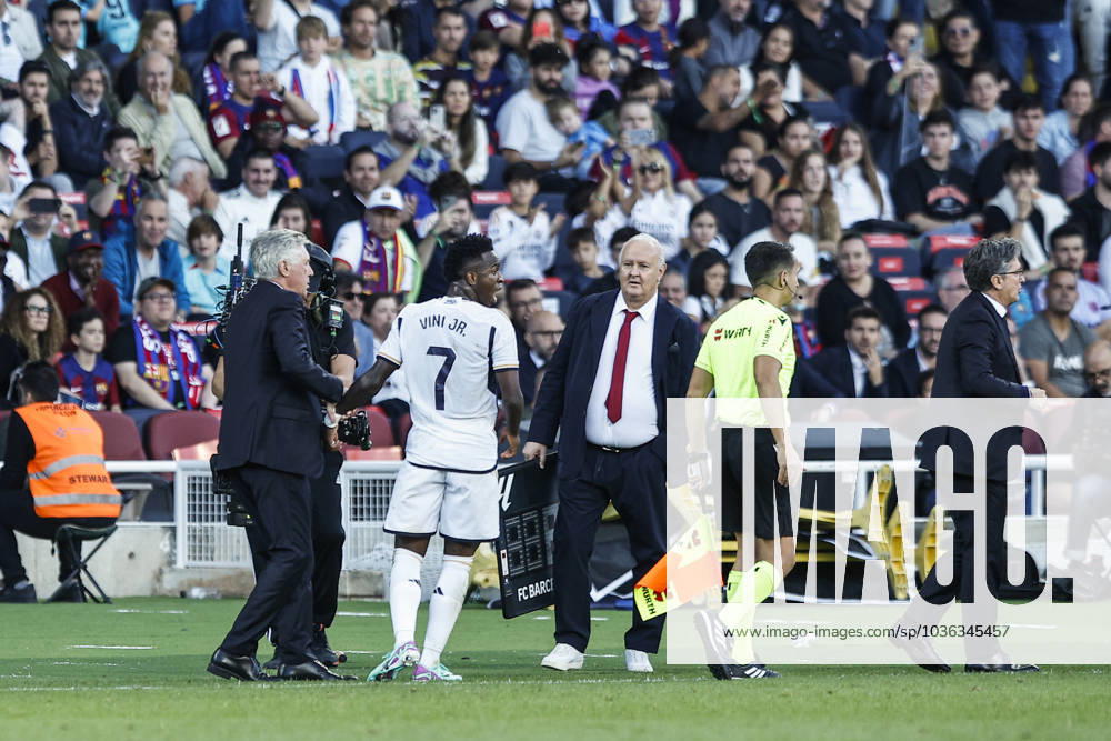 FC Barcelona, Barca Vs Real Madrid - La Liga 07 Vinicius Jr. of Real Madrid Carlo Ancelotti coach of Real Madrid during the La Liga el clasico match between FC Barcelona v Real Madrid at Estadi Olimpic Lluis Companys in Barcelona, Spain, on October 28th, 2023. Barcelona Catalonia Spain