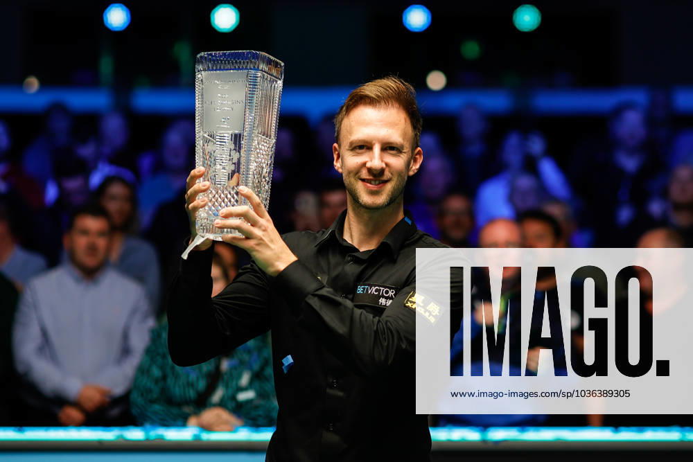 KW43 BELFAST, NORTHERN IRELAND - OCTOBER 29: Judd Trump of England celebrates with the trophy after winning the Final match against Chris Wakelin of England on day eight of 2023 Northern Ireland Open at Waterfront Hall on October 29, 2023 in Belfast, Northern Ireland.