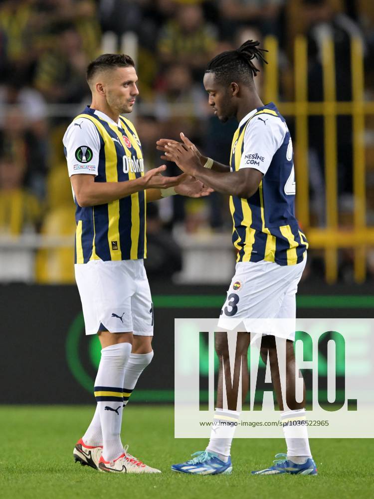 ISTANBUL - (l-r) Dusan Tadic of Fenerbahce SK, Michy Batshuayi of Fenerbahce SK during the UEFA Conference League Group H match between SK Fenerbahce v PFC Ludogorets at Ulker Stadium on October 26, 2023 in Istanbul, Turkey. ANP Hollandse Hoogte UEFA Europa Conference League 2023 2024 ANPxSportx xGerritxvanxKeulenxIVx 482831249 originalFilename: 482831249