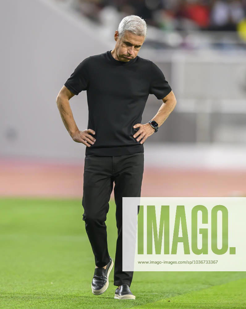 Al Duhail SC (QAT) v Al Nassr (KSA)- AFC Champions League In Doha Head coach of Al Nassr Luis Castro during the AFC Champions League Group E football match between Qatars Al Duhail SC and Saudi Arabias Al Nassr at Khalifa International Stadium in Doha, Qatar on 07 November 2023.Al Nassr won 3-2 DOHA Qatar