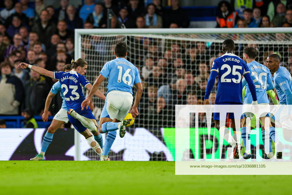 Chelsea v Manchester City Premier League 12 11 2023. Conor Gallagher (23) of Chelsea shoots towards the goal during the Premier League match between Chelsea and Manchester City at Stamford Bridge, London, England on 12 November 2023. Editorial use only DataCo restrictions apply See www.football-dataco.com ,