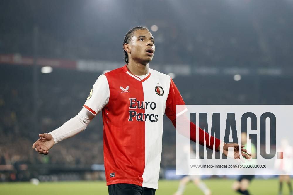 ROTTERDAM - Calvin Stengs of Feyenoord during the Dutch Eredivisie match between Feyenoord and AZ Alkmaar at Feyenoord Stadion de Kuip on November 12, 2023 in Rotterdam, Netherlands. ANP PIETER STAM DE JONGE Dutch Eredivisie 2023 2024 ANPxSportx IVx 483708021 originalFilename: 483708021