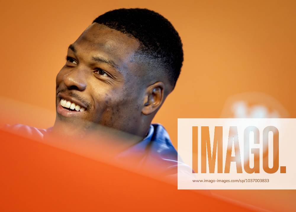 ZEIST - Denzel Dumfries during a press conference, PK, Pressekonferenz of the Dutch national team, Nationalteam at KNVB Campus on November 17, 2023 in Zeist, the Netherlands. The Dutch national team is preparing for the European Championship, EM, Europameisterschaft qualifying match against Ireland. ANP KOEN VAN WEEL UEFA EURO, EM, Europameisterschaft,Fussball 2024 Qualifying MD-1 2023 2024 ANPxSportx IVx 484096913 originalFilename: 484096913