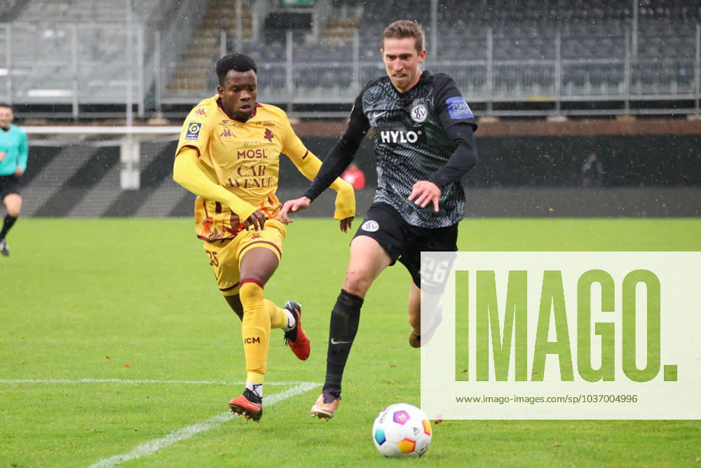 Football, Men, Test match, Season 2023 2024, SV 07 Elversberg FC Metz, Arne Sicker SV 07 Elversberg , Malick M Baye FC Metz Elversberg Ursapharm Arena an der Kaiserlinde Saarland Germany EN