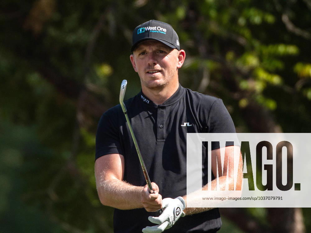 MATT WALLACE of England aims at the fourth hole during DP World Tour Championship in Dubai, United Arab Emirates, Nov 19, 2023. Dubai United Arab Emirates