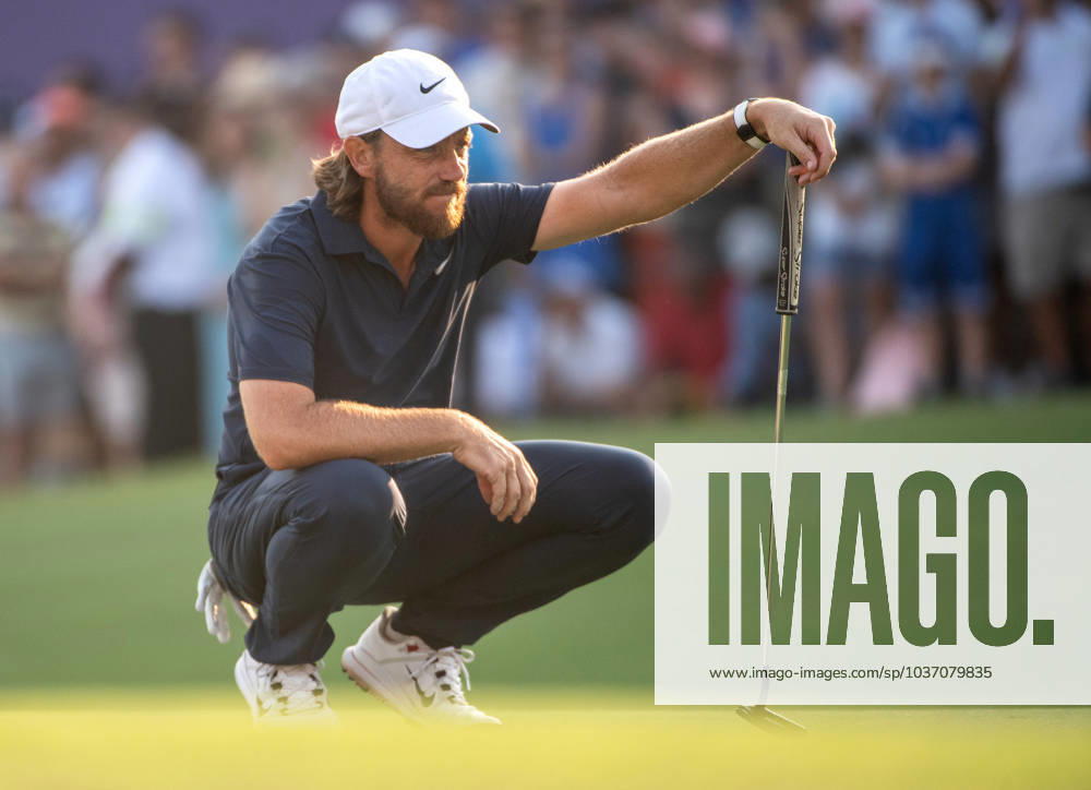 TOMMY FLEETWOOD of England checks the 18th green during DP World Tour Championship in Dubai, United Arab Emirates, Nov 19, 2023. Dubai United Arab Emirates
