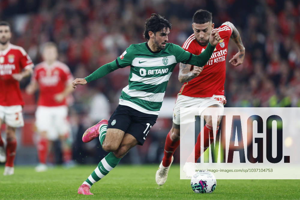 Francisco Trincao (SportingCP), Nicolas Otamendi (Benfica), NOVEMBER 12, 2023 - Football Soccer : Portugal Primeira Liga match between SL Benfica 2-1 Sporting Clube de Portugal at the Estadio da Luz in Lisbon, Portugal. Noxthirdxpartyxsales (235928538)