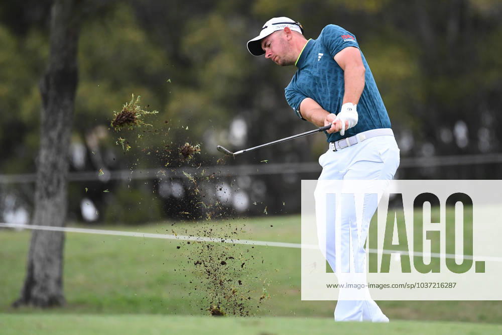 GOLF AUSTRALIAN PGA, Golf Herren Lucas Herbert plays a shot during round 1 of the 2023 Fortinet Australian PGA Championship in Brisbane, Thursday, November 23, 2023. ( NO ARCHIVING, , NO USE IN BOOKS WITHOUT CONSENT BRISBANE QUEENSLAND AUSTRALIA