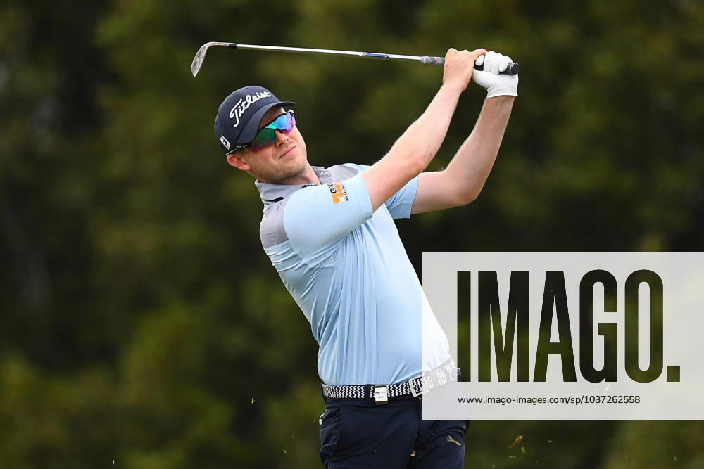 GOLF AUSTRALIAN PGA, Golf Herren Ben Eccles plays a shot during round 3 of the 2023 Australian PGA Championship in Brisbane, Saturday, November 25, 2023. ( NO ARCHIVING, , NO USE IN BOOKS WITHOUT CONSENT BRISBANE QUEENSLAND AUSTRALIA