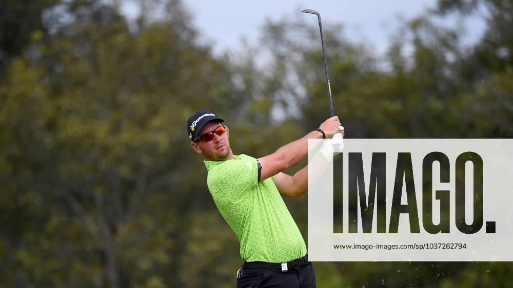 GOLF AUSTRALIAN PGA, Golf Herren Lucas Herbert plays a shot during round 3 of the 2023 Australian PGA Championship in Brisbane, Saturday, November 25, 2023. ( NO ARCHIVING, , NO USE IN BOOKS WITHOUT CONSENT BRISBANE QUEENSLAND AUSTRALIA