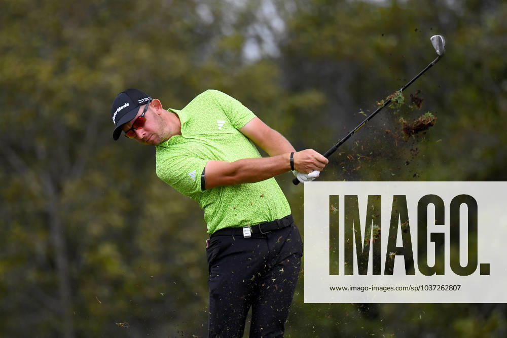 GOLF AUSTRALIAN PGA, Golf Herren Lucas Herbert plays a shot during round 3 of the 2023 Australian PGA Championship in Brisbane, Saturday, November 25, 2023. ( NO ARCHIVING, , NO USE IN BOOKS WITHOUT CONSENT BRISBANE QUEENSLAND AUSTRALIA