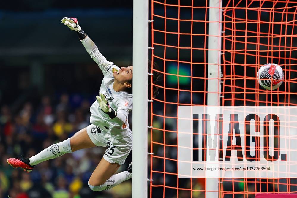 KW47 Liga MX Femenil Apertura 2023 America vs Tigres UANL Final Ida Itzel Gonzalez of America during the game America vs Tigres UANL, corresponding to first leg match of great final the Torneo Apertura 2023 of the Liga BBVA MX Femenil, at Azteca Stadium, on November 24, 2023. <br><br> Itzel Gonzalez de America durante el partido America vs Tigres UANL, correspondiente al partido de ida de la gran final del Torneo Apertura 2023 de la Liga BBVA MX Femenil, en el Estadio Azteca, el dia 24 de noviembre de 2023. CIUDAD DE MEXICO CDMX MEXICO