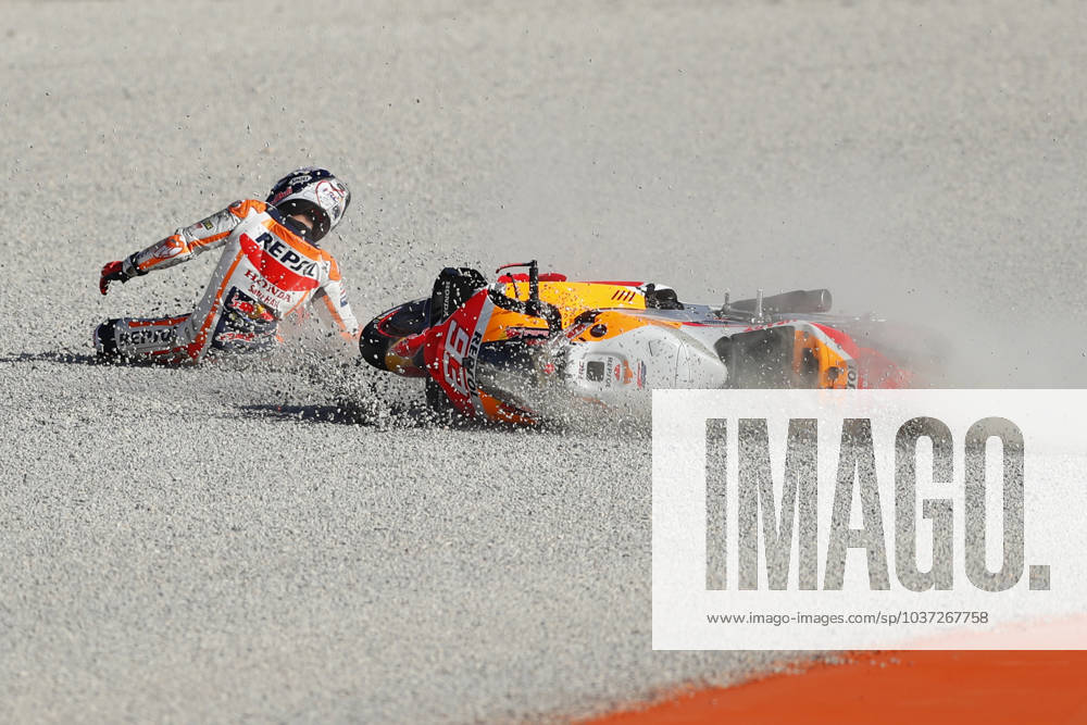 KW47 93 Marc Marquez, SPA, Repsol Honda crashes during the MotoGP qualifying at the final race at Gran Premio Motul de la Comunitat Valenciana at the the Ricardo Tormo Circuit, Valencia, Spain Valencia Spain