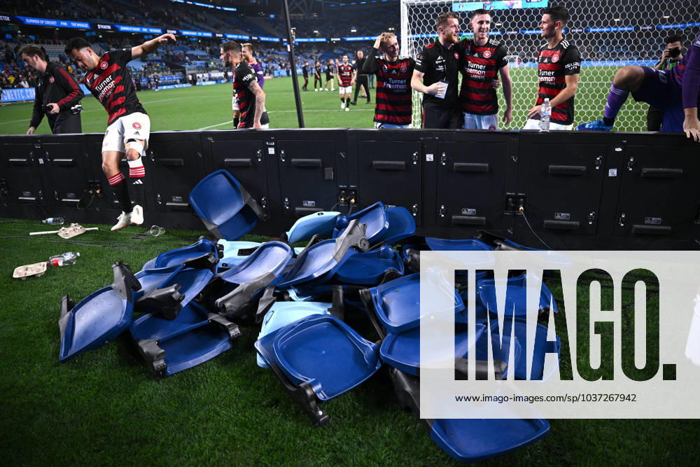 KW47 ALEAGUE SYDNEY WANDERERS, Broken stadium seating is seen as Wanderers players celebrate their win in the A-League Mens Round 5 match between Sydney FC and Western Sydney Wanderers at Allianz Stadium in Sydney, Saturday, November 25, 2023. ( NO ARCHIVING, , NO USE IN BOOKS WITHOUT CONSENT SYDNEY NEW SOUTH WALES AUSTRALIA