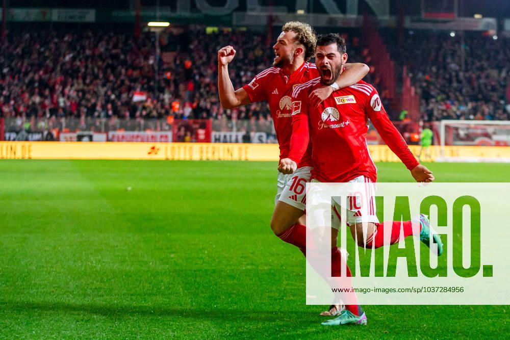 Fussball 1 Bundesliga, Union Berlin FC Augsburg, v l Benedict Hollerbach Union Berlin ,Kevin Volland Union Berlin celebrate the goal,Torjubel zum 1 1 Berlin