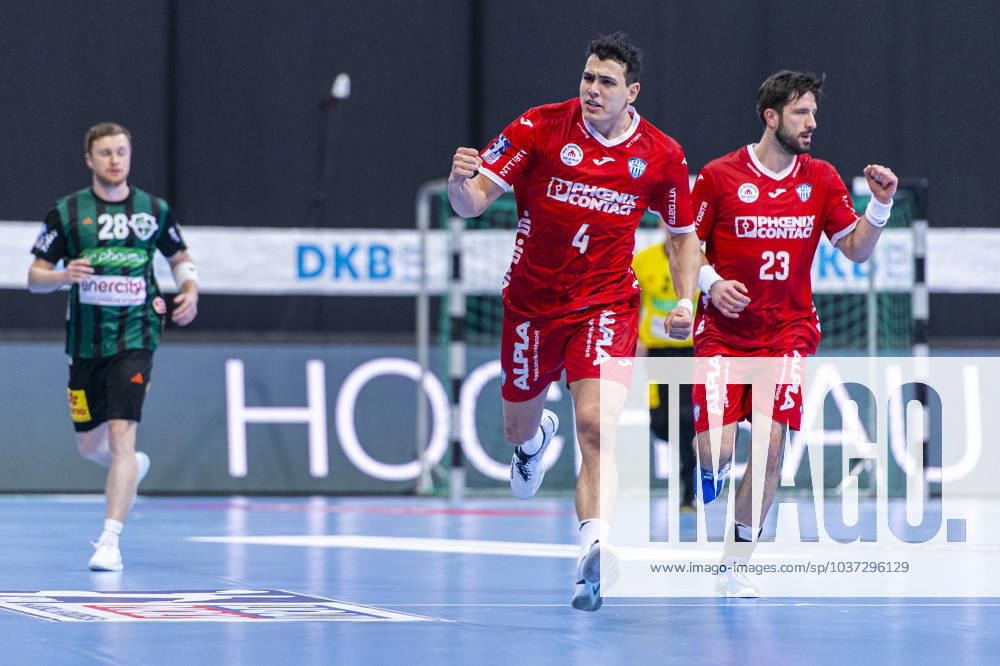 Samuel Zehnder TBV Lemgo Lippe, No. 4 v l , TSV Hannover Burgdorf green against TBV Lemgo Lippe red on matchday 14 of the 2023 2024 season in the LIQUI MOLY Handball Bundesliga 25 11 2023, ZAG Arena Hannover, GER ,