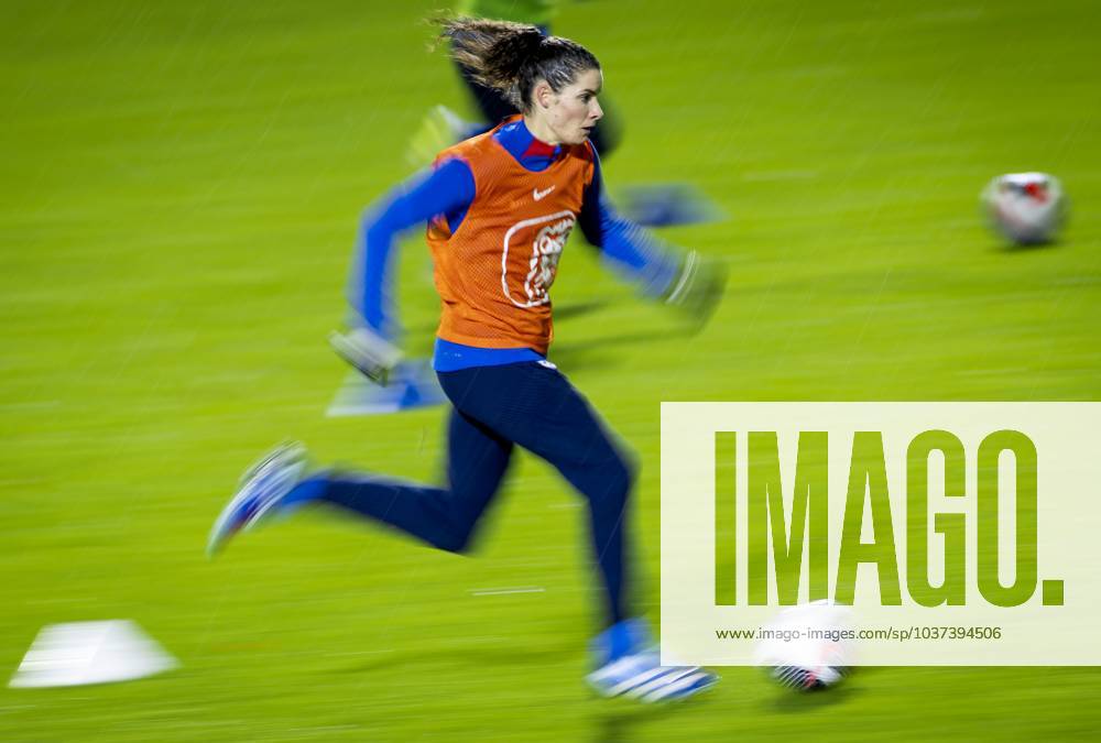ZEIST - Dominique Janssen during a training of the Dutch women s team on the KNVB Campus. The football women are training for the Nations League matches against England and Belgium. ANP KOEN VAN WEEL ANPxSportx IVx 484888951 originalFilename: 484888951