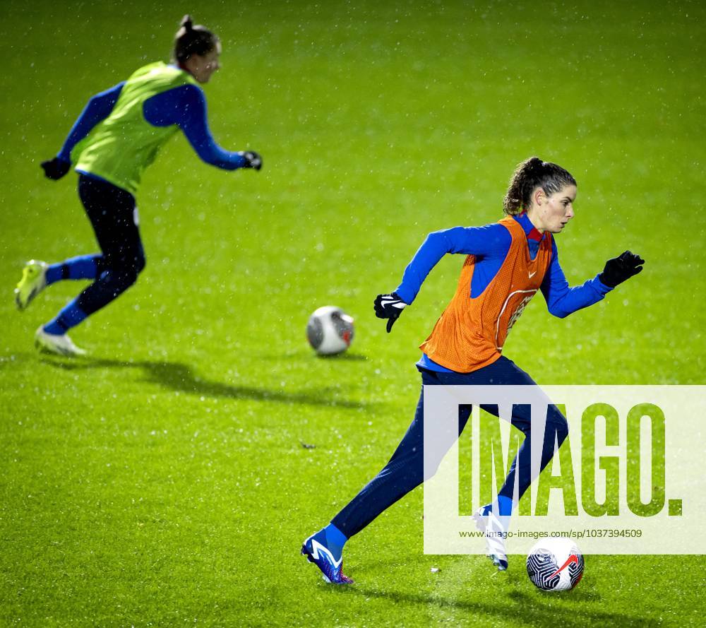 ZEIST - Dominique Janssen during a training of the Dutch women s team on the KNVB Campus. The football women are training for the Nations League matches against England and Belgium. ANP KOEN VAN WEEL ANPxSportx IVx 484888986 originalFilename: 484888986