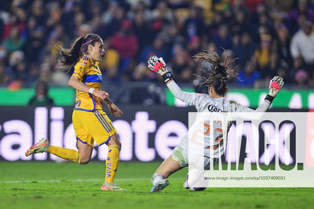 Fußball, Frauen, Club America - Tigres UANL Liga MX Femenil Apertura 2023 Tigres UANL (3) 0-0 (0) America Final Vuelta (L-R), Lizbeth Ovalle of Tigres and Itzel Gonzalez of America during the game America vs Tigres UANL, corresponding to second leg match of great final the Torneo Apertura 2023 of the Liga BBVA MX Femenil, at Universitario Stadium, on November 27, 2023. MONTERREY NUEVO LEON MEXICO