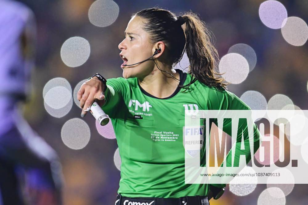Fußball, Frauen, Club America - Tigres UANL Liga MX Femenil Apertura 2023 Tigres UANL (3) 0-0 (0) America Final Vuelta Central Referee Karen Hernandez during the game Tigres UANL vs America, corresponding to second leg match of great final the Torneo Apertura 2023 of the Liga BBVA MX Femenil, at Universitario Stadium, on November 27, 2023. MONTERREY NUEVO LEON MEXICO