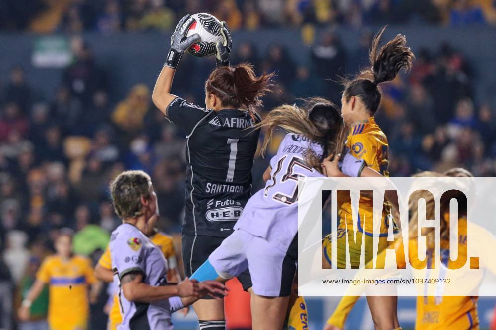 Fußball, Frauen, Club America - Tigres UANL Liga MX Femenil Apertura 2023 Tigres UANL (3) 0-0 (0) America Final Vuelta Cecilia Santiago of Tigres during the game Tigres UANL vs America, corresponding to second leg match of great final the Torneo Apertura 2023 of the Liga BBVA MX Femenil, at Universitario Stadium, on November 27, 2023. MONTERREY NUEVO LEON MEXICO