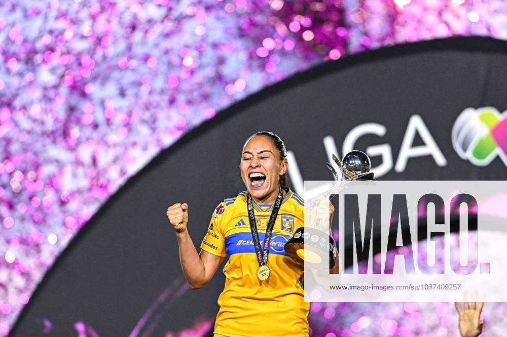 Liga MX Femenil Apertura 2023 Tigres UANL (3) 0-0 (0) America Final Vuelta Liliana Mercado Tigres players celebrate the sixth championship with the trophy during the game Tigres UANL vs America, corresponding to second leg match of great final the Torneo Apertura 2023 of the Liga BBVA MX Femenil, at Universitario Stadium, on November 27, 2023. MONTERREY NUEVO LEON MEXICO