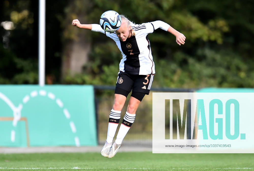Soccer European Championship Qualification U17 Juniors Germany Ukraine on 14 10 2023 at the Sportschule Wedau in Duisburg Keira Bednorz Germany DFB regulations prohibit any use of photographs as image sequences and or quasi video Nordrhein Westfalen Germany