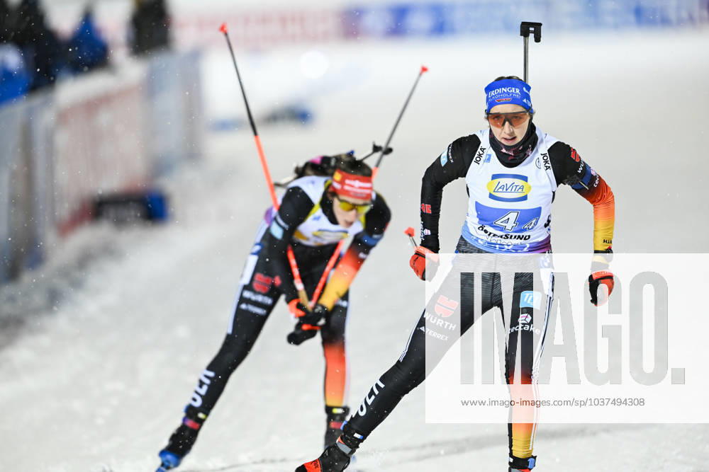 ÖSTERSUND 20231129 Germanys Franziska Preuss enters the last lap after changing from Vanessa Voigt during the womens 4x6 km relay at the Biathlon World Cup at Östersunds ski stadium ÖSTERSUND SWEDEN