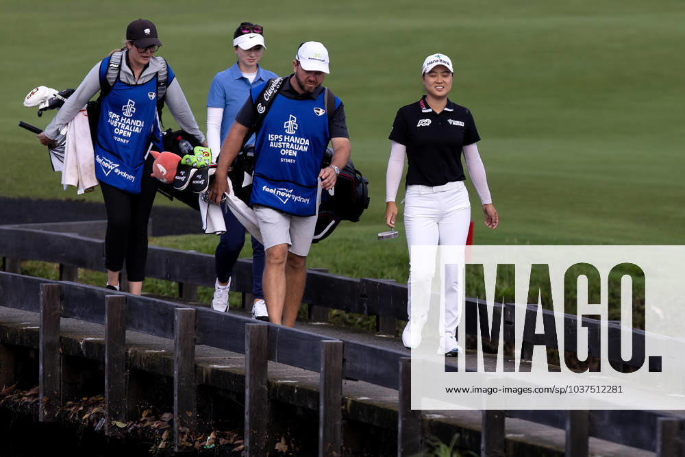 Minjee Lee walks to the green during round 1 of The Australian Open Golf at The Lakes Golf Club on November 30, 2023 in Sydney, Australia. (Photo by Damian Briggs Speed Media Icon Sportswire) GOLF: NOV 30 Australian Open Icon23113001001