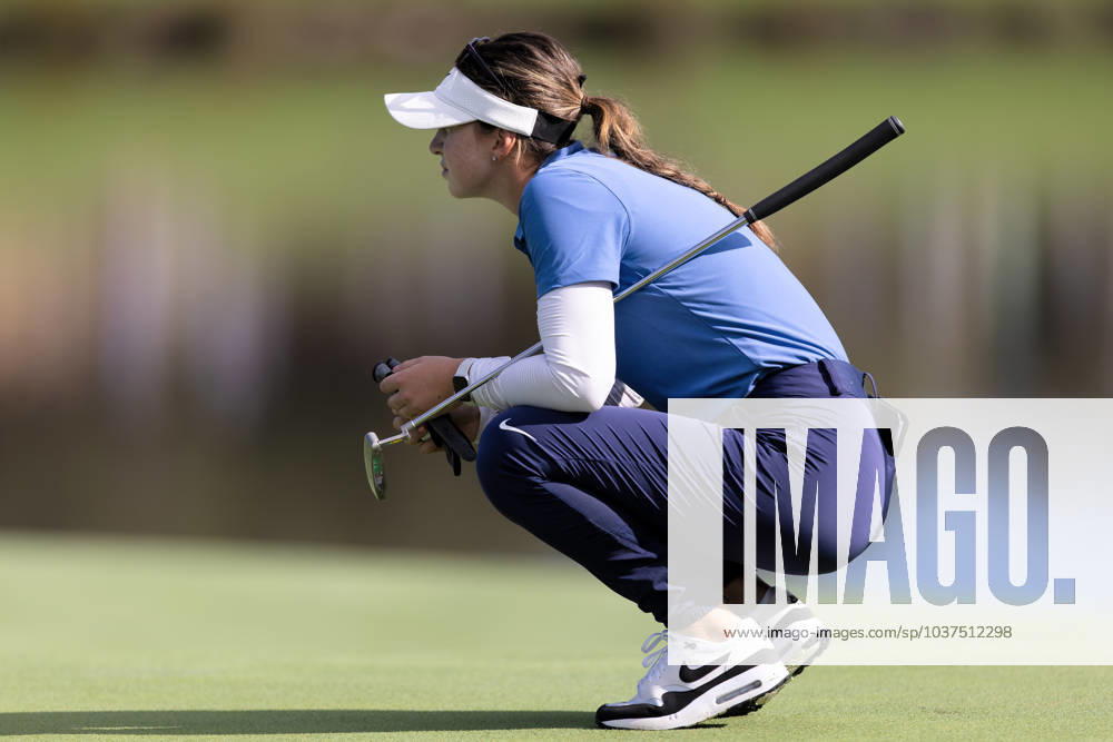 Gabriela Ruffels lines up her putt during round 1 of The Australian Open Golf at The Lakes Golf Club on November 30, 2023 in Sydney, Australia. (Photo by Damian Briggs Speed Media Icon Sportswire) GOLF: NOV 30 Australian Open Icon23113001061