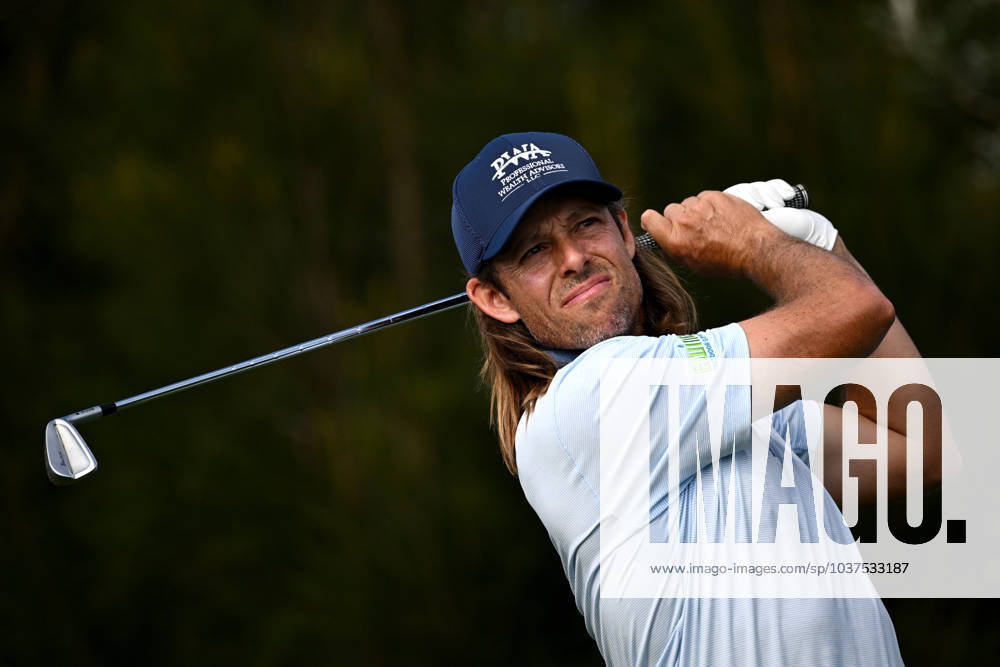 GOLF AUSTRALIAN OPEN, Aaron Baddeley of Australia plays a shot from the 13th tee during Round 2 of the Australian Open 2023 at the Lakes Golf Club in Sydney, Friday, December 1, 2023. ( NO ARCHIVING, , NO USE IN BOOKS WITHOUT CONSENT SYDNEY NEW SOUTH WALES AUSTRALIA