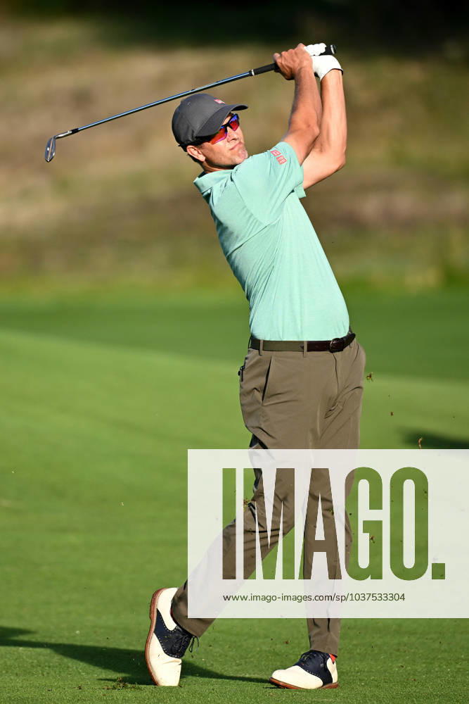 GOLF AUSTRALIAN OPEN, Adam Scott of Australia plays a shot on the 10th fairway during Round 2 of the Australian Open 2023 at the Lakes Golf Club in Sydney, Friday, December 1, 2023. ( NO ARCHIVING, , NO USE IN BOOKS WITHOUT CONSENT SYDNEY NEW SOUTH WALES AUSTRALIA