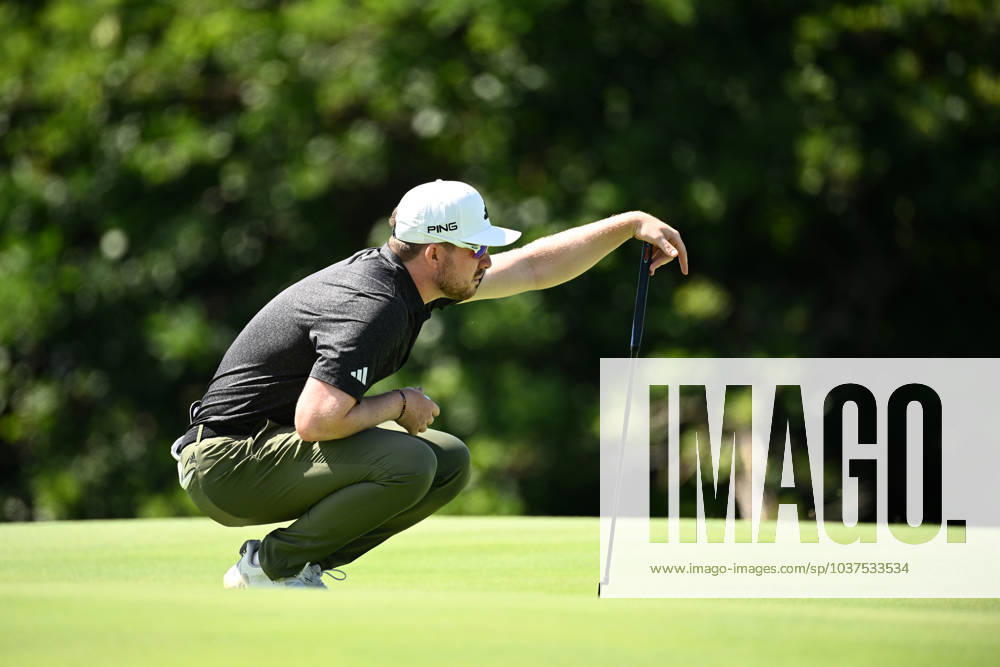 GOLF AUSTRALIAN OPEN, Connor Syme of Scotland lines up a putt on the 17th hole during Round 2 of the Australian Open 2023 at the Lakes Golf Club in Sydney, Friday, December 1, 2023. ( NO ARCHIVING, , NO USE IN BOOKS WITHOUT CONSENT SYDNEY NEW SOUTH WALES AUSTRALIA