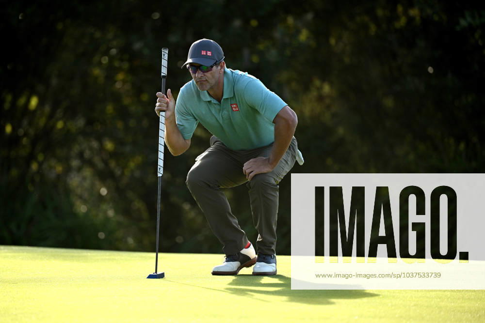 GOLF AUSTRALIAN OPEN, Adam Scott of Australia lines up a putt on the 10th hole during Round 2 of the Australian Open 2023 at the Lakes Golf Club in Sydney, Friday, December 1, 2023. ( NO ARCHIVING, , NO USE IN BOOKS WITHOUT CONSENT SYDNEY NEW SOUTH WALES AUSTRALIA