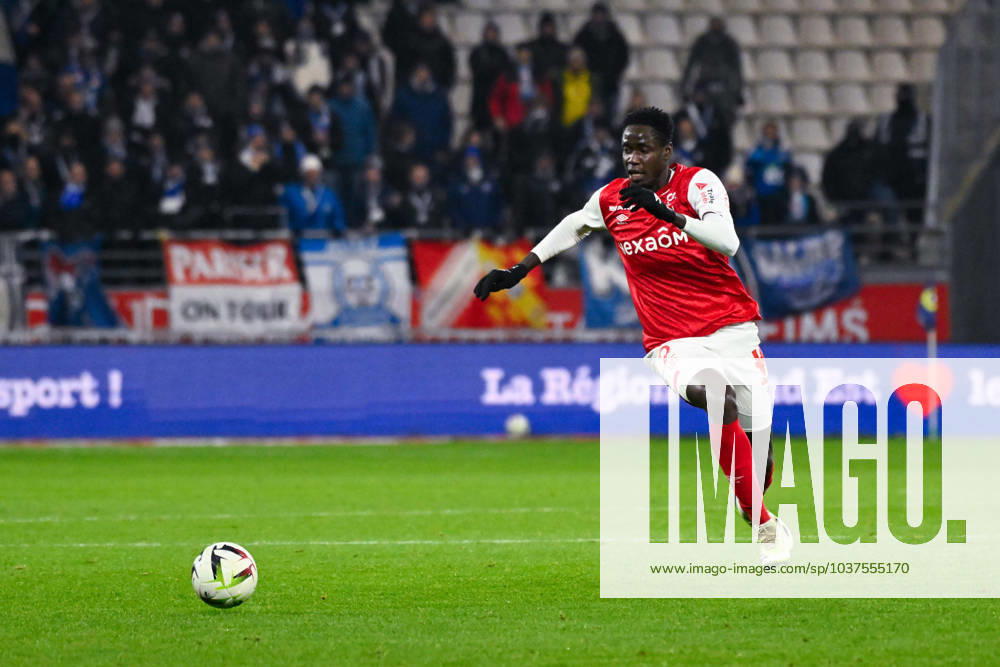 Joseph Okumu ( 2 - Reims ) during the Ligue 1 match between Reims and Strasbourg at Stade Auguste Delaune on December 01, 2023 in Reims, France. ( Photo by federico pestellini panoramic ) - FOOTBALL : Reims vs Strasbourg - Ligue 1 - 01 12 2023 FedericoPestellini Panoramic