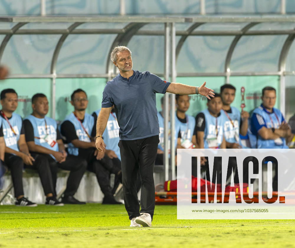 Football U 17 World Cup 2023, Final Germany France, at Manahan Stadium Surakarta Coach Christian Wück Germany on the sidelines