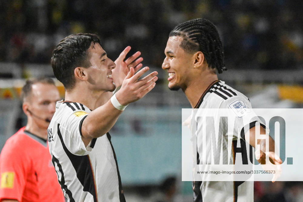 Fußball, FIFA U17 WM, Deutschland - Frankreich (231202) -- SURAKARTA, Dec. 2, 2023 -- Paris Brunner (R) of Germany celebrates with his teammate after scoring during the final match between Germany and France at the FIFA World Cup, WM, Weltmeisterschaft, Fussball U17, U 17 at Manahan Stadium in Surakarta, Central Java, Indonesia, Dec. 2, 2023. ) (SP)INDONESIA-SURAKARTA-FIFA-WORLD CUP-U17-FINAL-GER VS FRA AgungxKuncahyaxB.