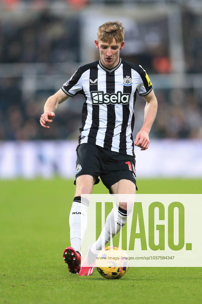 Newcastle United gegen Manchester United 2. Dezember 2023, Newcastle Premier League Fußball Newcastle United gegen Manchester United Anthony Gordon von Newcastle United Foto von Daniel Chesterton Newcastle UK