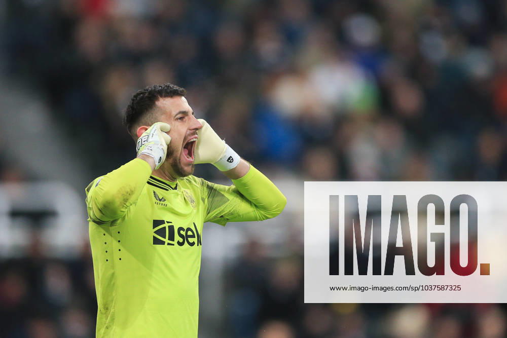 Newcastle United gegen Manchester United 2. Dezember 2023, Newcastle Premier League Fußball Newcastle United gegen Manchester United Newcastle United Torwart Martin Dubravka Foto